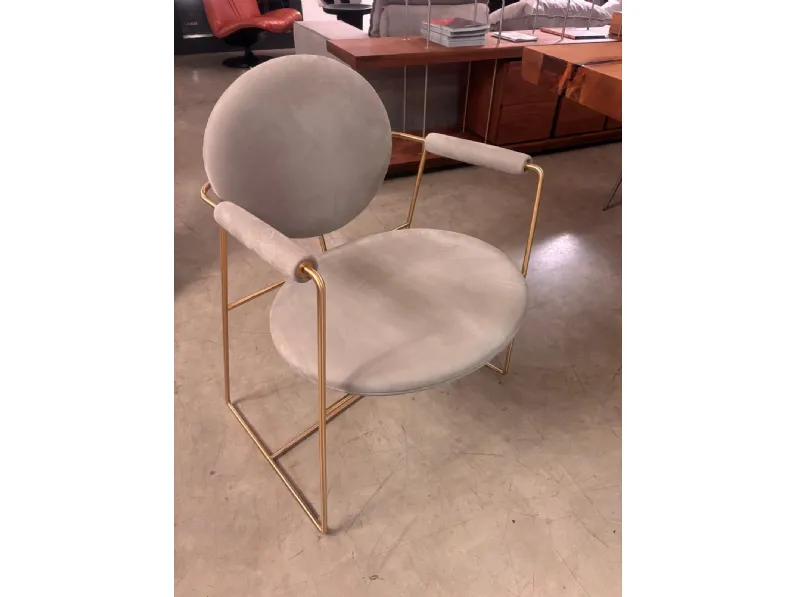 Sedia in pelle con braccioli Gemma scontata