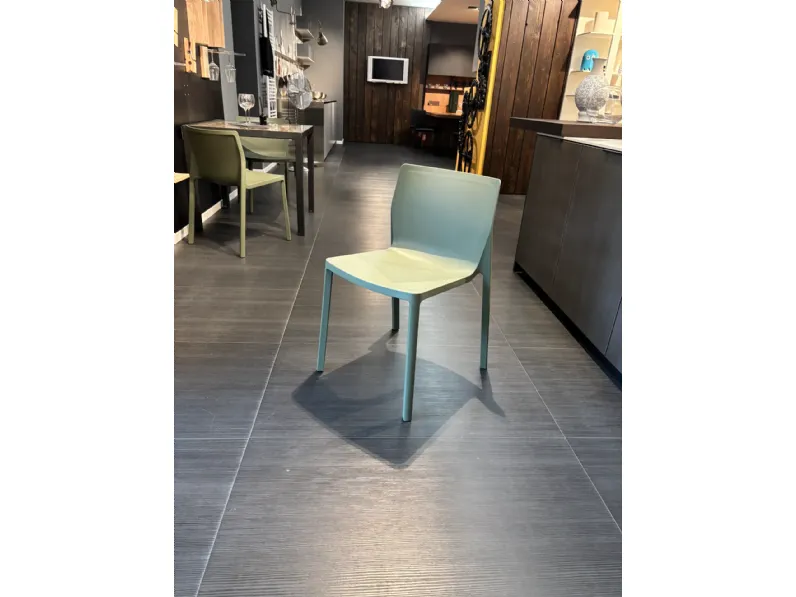 Sedia Lp riciclata Kristalia SCONTATA a PREZZI OUTLET