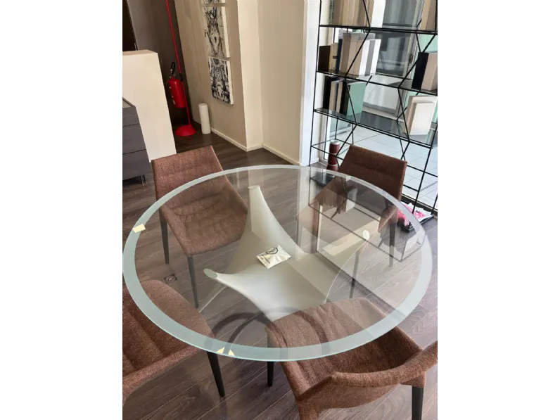Sedia Outline di Molteni & c in OFFERTA OUTLET -35%