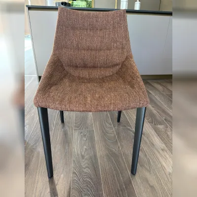 Sedia modello Outline a marchio Molteni & c scontata del 35%