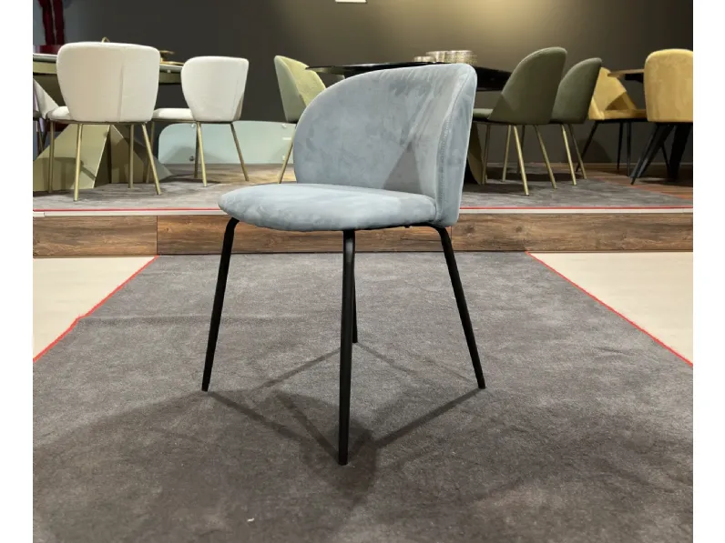 Sedia Mood da cucina realizzata in tessuto scontata del 60%