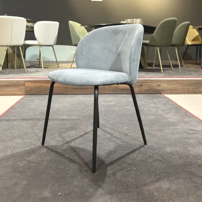 Sedia Mood da cucina realizzata in tessuto scontata del 60%