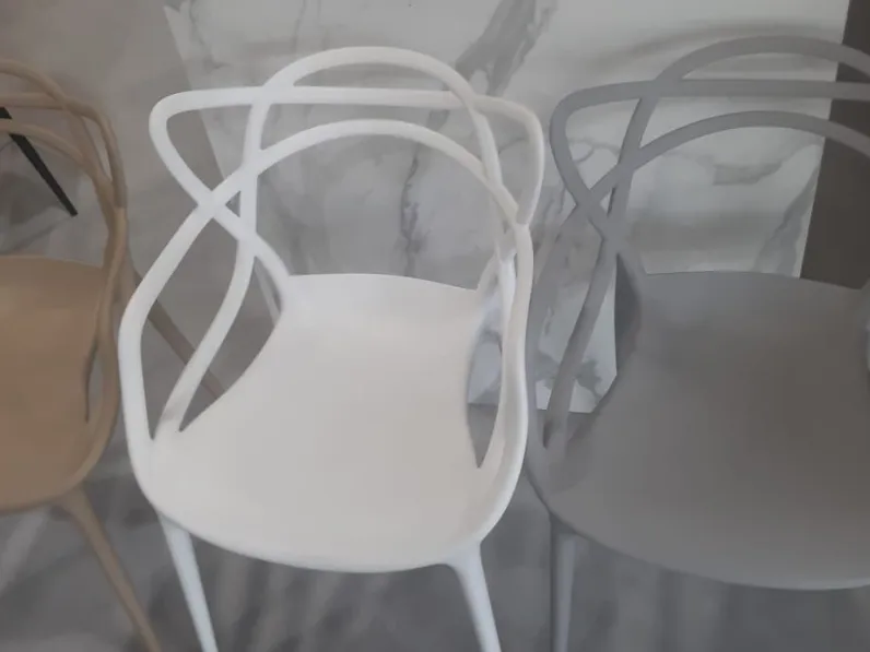 Sedia in plastica con braccioli Im5016 in offerta