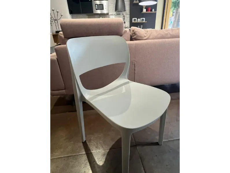 Sedia impilabile Sedie ariel  di Arredo3 a prezzo scontato