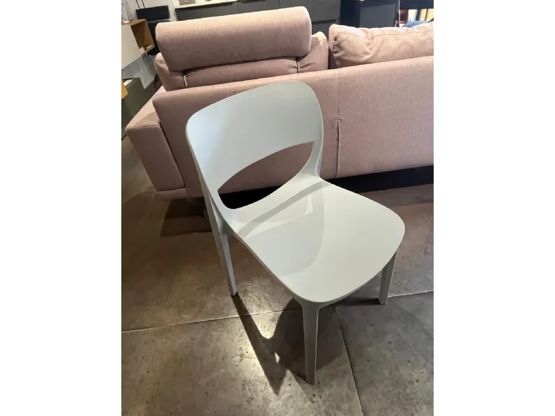 Sedia impilabile Sedie ariel  di Arredo3 a prezzo scontato