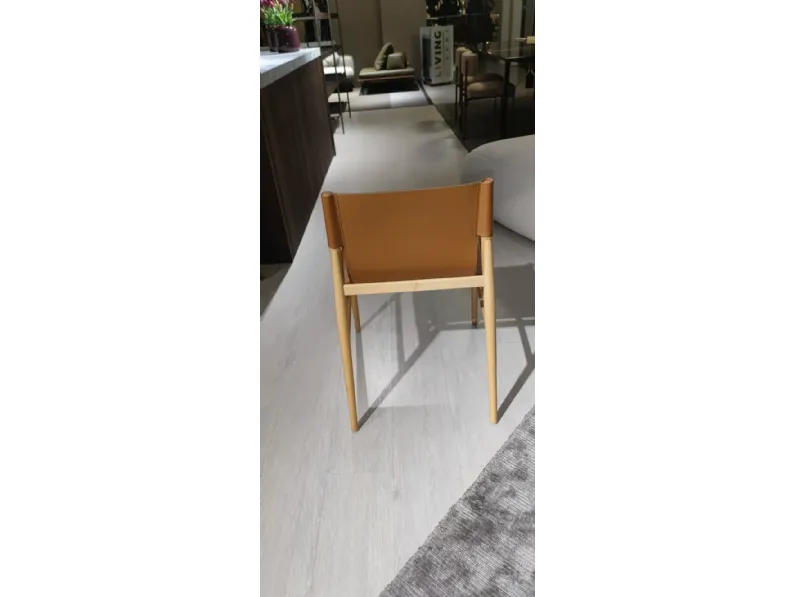 Sedia da soggiorno Voyage Porro a prezzo Outlet 