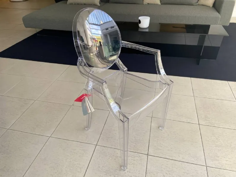 Sedia da cucina realizzata in plastica Louis ghost di Kartell 