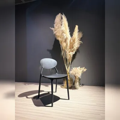 Sedia in plastica fissa Resina home scontata