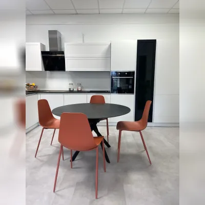 Sedia in plastica senza braccioli Frida scontata