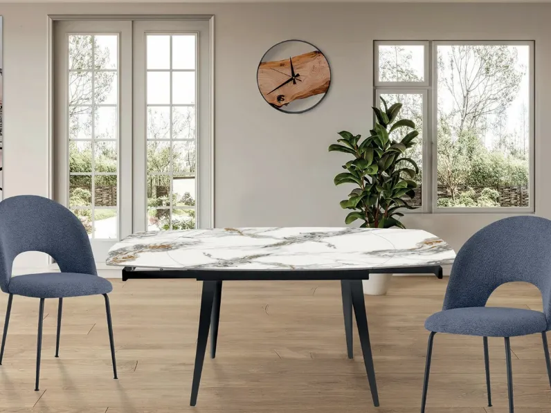 Sedia Sedia imbottita da soggiorno realizzata in tessuto scontata del 32%