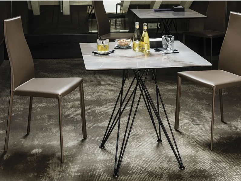 1. Design moderno ed elegante. 
2. Costo scontato. 
3. Struttura robusta. 
4. Facile da montare. 
5. Comoda e confortevole.