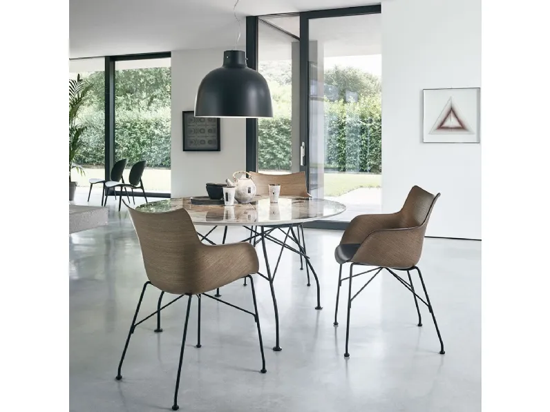 Sedia modello Q/wood con braccioli di Kartell 