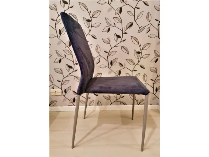 Sedia di Ingenia modello Kendra da soggiorno in offerta -30%