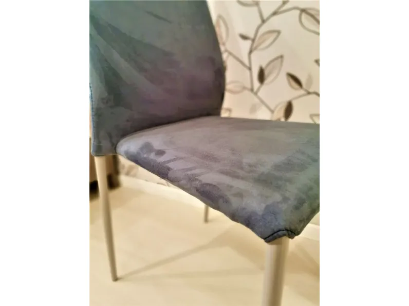 Sedia di Ingenia modello Kendra da soggiorno in offerta -30%