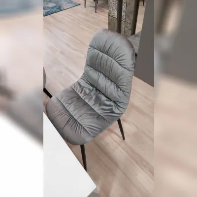 Scopri la sedia Mara Kavehome scontata a prezzi outlet!