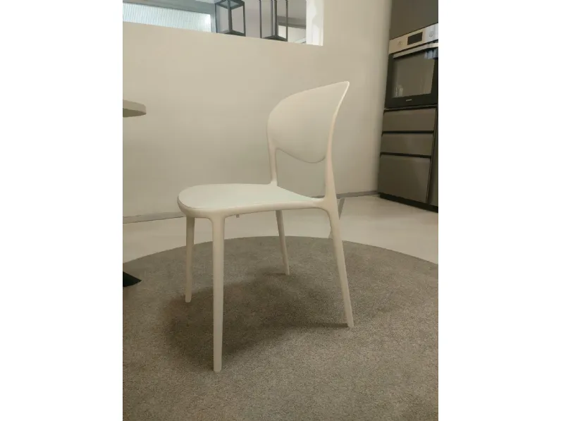 Sedia in plastica modello Abby di Connubia 