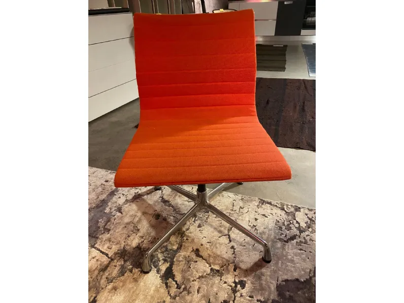 Sedia Aluminium chair ea 105 by vitra di Collezione esclusiva in OFFERTA OUTLET -70%