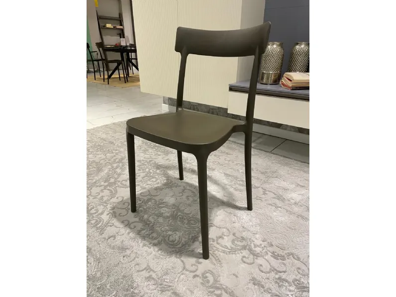 Sedia modello Argo di Connubia: scopri il prezzo 