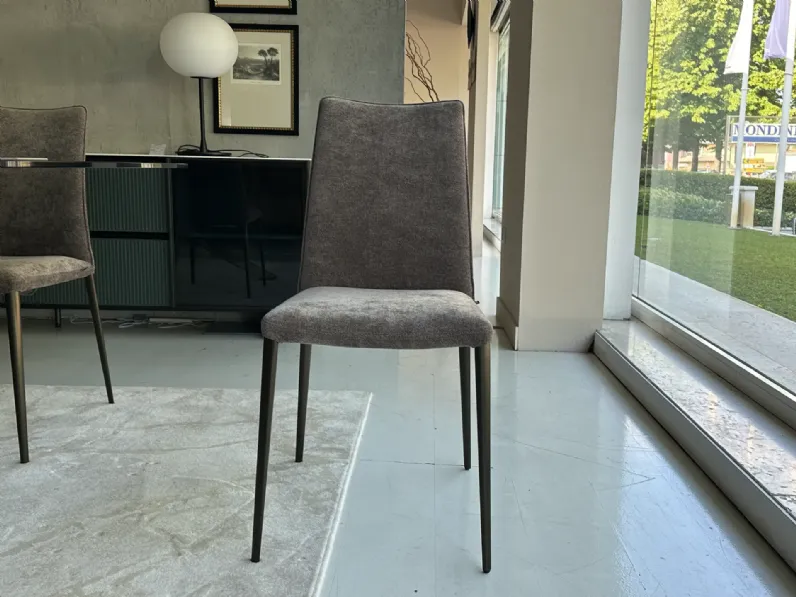 Sedia in tessuto modello Fay di Calligaris 