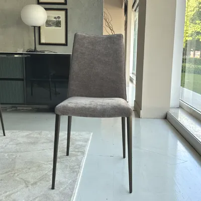 Sedia in tessuto modello Fay di Calligaris 