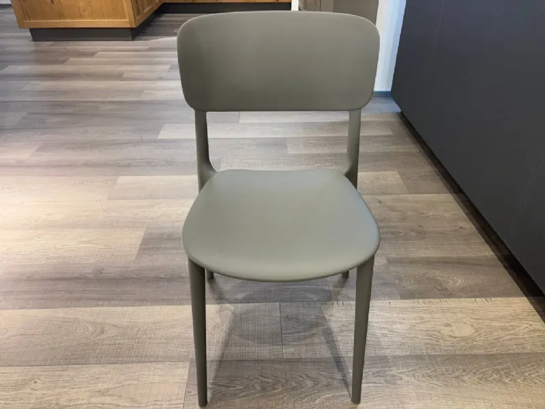 Sedia in plastica modello Liberty di Calligaris 