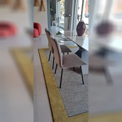 Sedia modello Maya senza braccioli di Connubia 