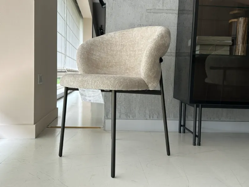 Sedia da soggiorno realizzata in tessuto Oleandro di Calligaris 