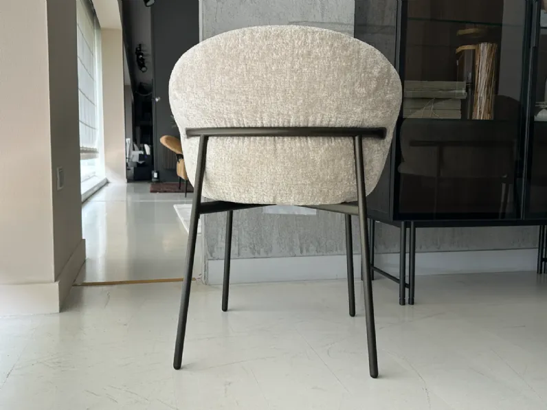 Sedia da soggiorno realizzata in tessuto Oleandro di Calligaris 
