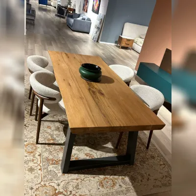 Sedia modello Oleandro con braccioli di Calligaris 