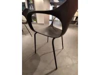 Sedia modello Ops con braccioli di Connubia 