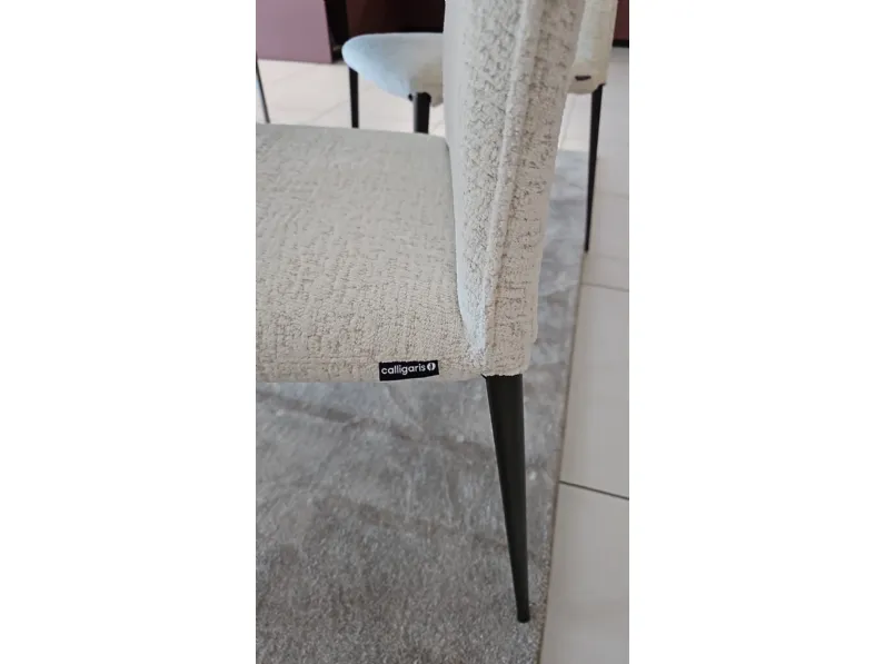 Sedia da soggiorno realizzata in tessuto Sedia flessibile fay di Calligaris 