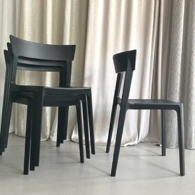 Sedia in plastica modello Skin di Calligaris 