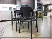 Richiedi il prezzo della sedia modello Zero di Connubia! Ideale per arredare interni moderni.