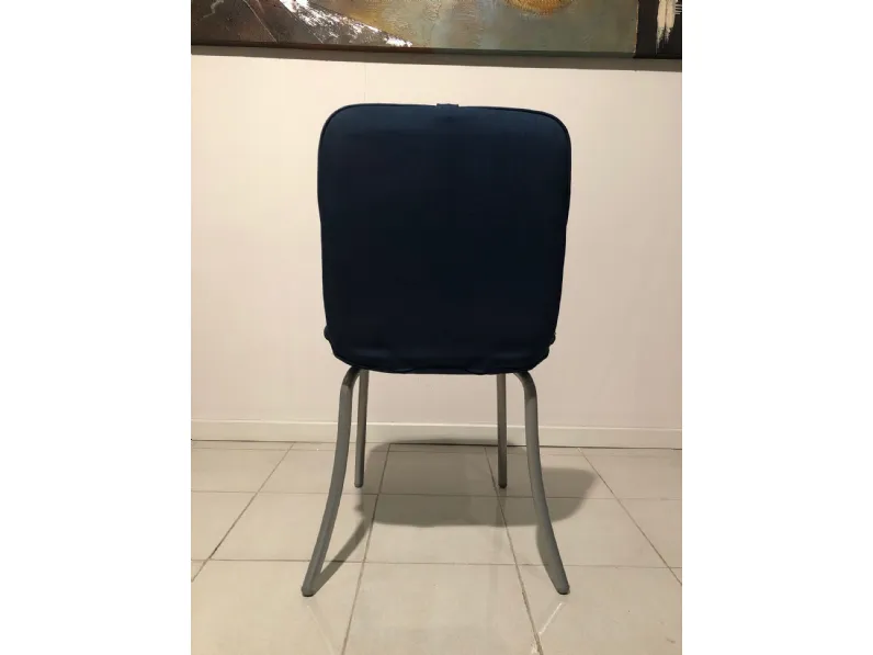 Scopri la sedia Open Modular senza braccioli a un prezzo scontato! Ottieni comfort e stile senza compromessi.