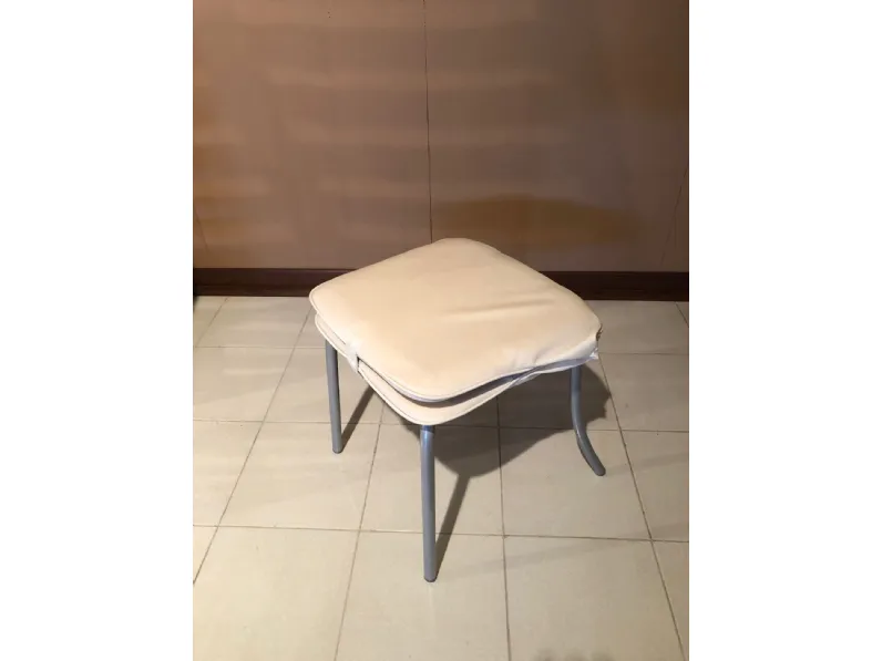 Scopri la sedia Open Modular senza braccioli a un prezzo scontato! Ottieni comfort e stile senza compromessi.