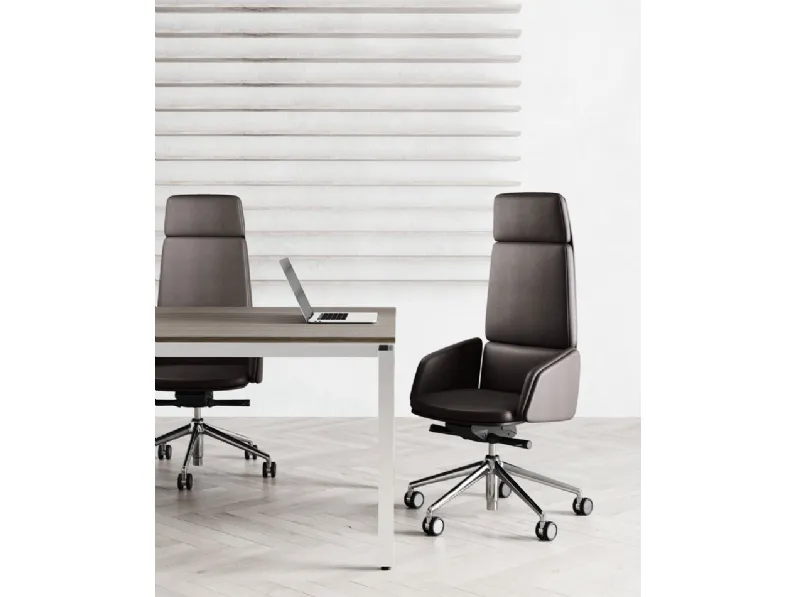 Sedia in pelle con schienale alto Lead in Offerta Outlet