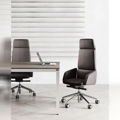 Sedia in pelle con schienale alto Lead in Offerta Outlet