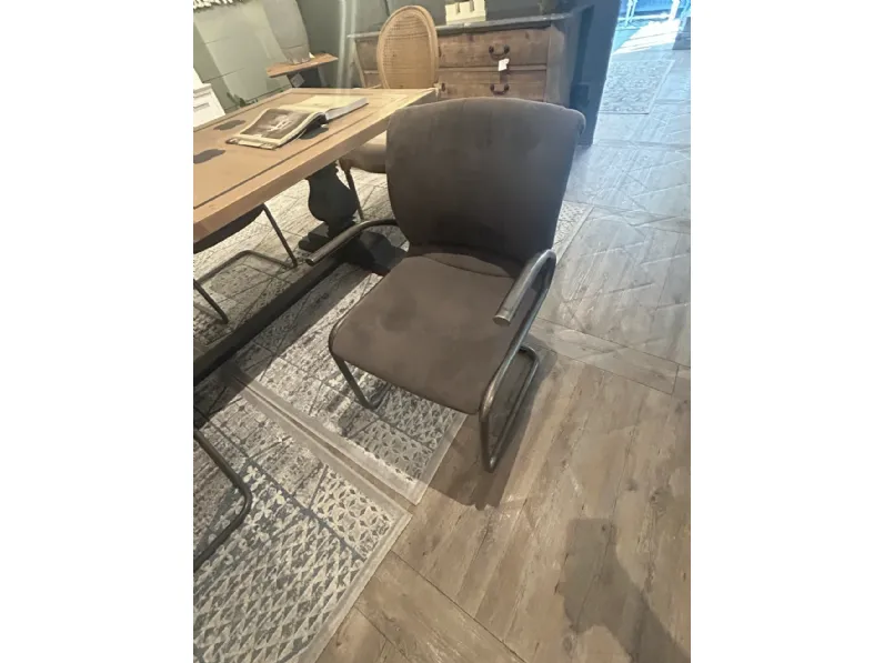 Sedia poltroncina Poltrona di Dialma brown in Offerta Outlet