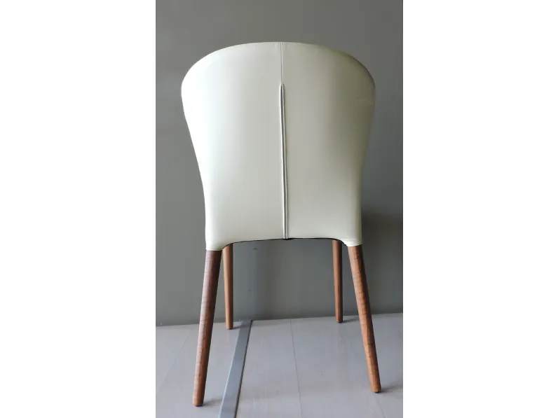 Sedia di Porada modello Astrid da soggiorno in offerta -40%