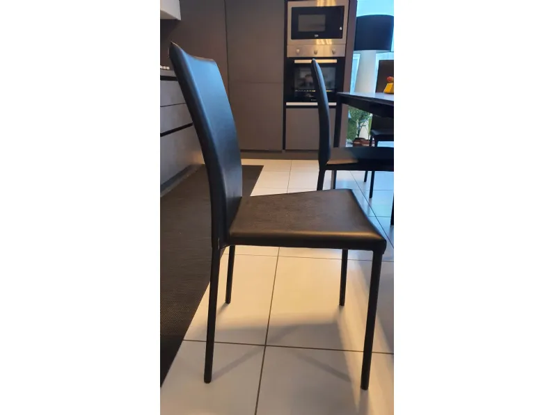 Sedia Ozzio Premiere nera a PREZZO OUTLET
