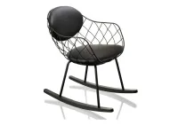 Scopri la sedia dondolo Magis Pina, un'opera d'arte dell'architetto! Prezzi outlet.