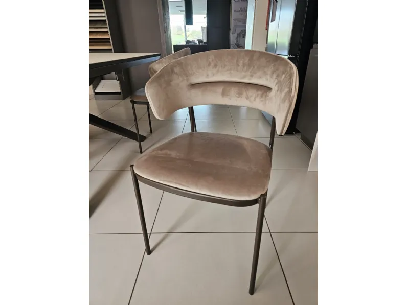 Sedia di Ozzio modello Sedia ego br con bracciolo  da soggiorno in offerta -33%