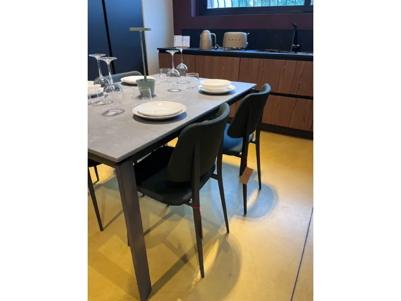 Sedia joe midj da cucina realizzata in metallo scontata del 41%
