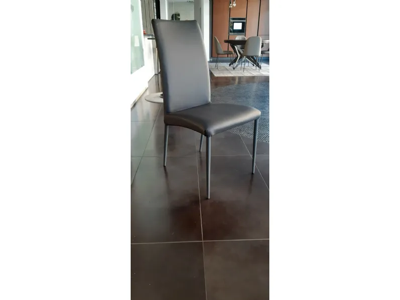 Sedia in ecopelle senza braccioli Bold scontata