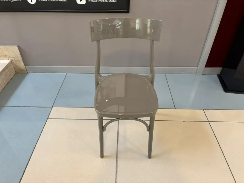 Sedia da soggiorno realizzata in laccata Catwalk di Kartell 