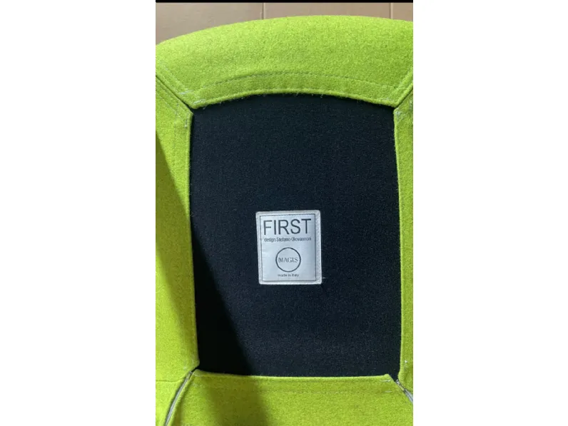 Sedia modello Sedia dressed first divina verde magis a marchio Magis scontata del 70%