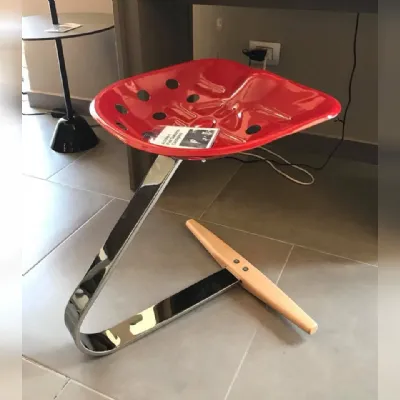 Sgabello da soggiorno Zanotta mezzadro rosso Zanotta in Offerta Outlet