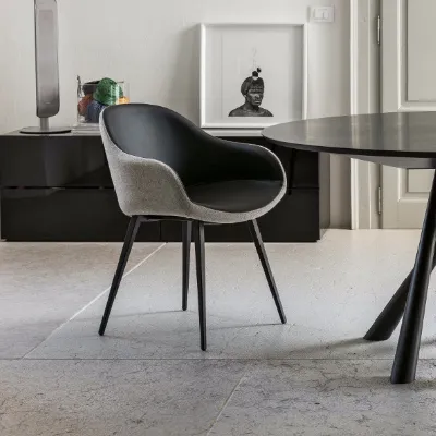 Sedia Sirio b da soggiorno realizzata in ecopelle scontata del 28%