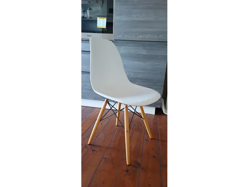 Sedia fissa Uvo   di La seggiola a prezzo ribassato