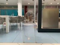 Sedia da giardino realizzata in plastica Victoria ghost di Kartell 